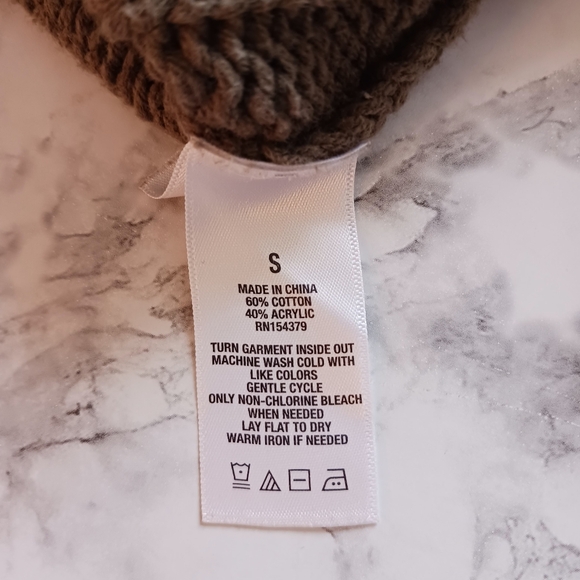 Aeropostale Cropped Olive cable knit pull over hooded sweater womens small - Picture 9 of 10